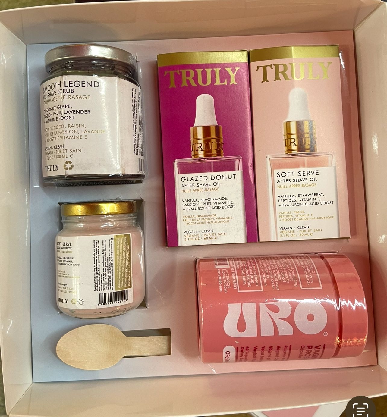 Combo de truly cuidado Pretty Glow Box T